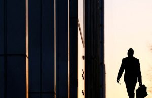 UK wage growth hits joint record high, keeping BoE under pressure