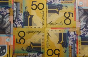 Asia FX creeps higher before more Fed cues, Aussie sinks after RBA