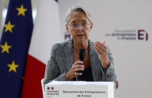 France to ban disposable e-cigarettes, PM says