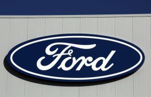 UAW prepares for more US auto strikes; Ford Canada talks extended