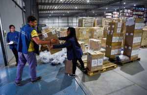 Crisis-hit Argentina votes, with radical frontrunner in spotlight