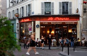 French services sector shrinks less than expected in Oct -PMI