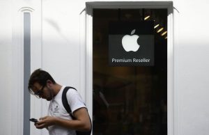 Apple stock set to open 2024 lower as Barclays cuts to sell on ‘lackluster’ iPhone sales