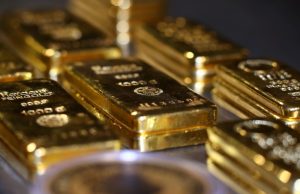 Gold prices see support at $2,000 as March cut doubts spark steep losses