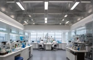 British Biotech Industry Faces Lab Space Crisis Amid AI Integration