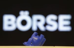 European stocks weaken ahead of BOE, eurozone CPI; Deutsche Bank shines