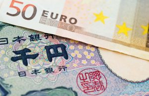 Dollar Rises on Hopes for Trade Progress, Yen Weakens