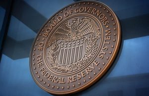 Fed Likely to Hold Rates Amid Tariff Risks and Oil Shock Fears