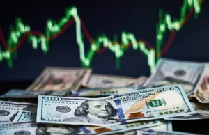 Dollar Slips Amid Renewed Tariff Concerns