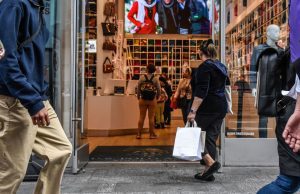 U.S. Consumer Confidence Rises, but Tariff Concerns Persist