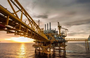 Oil Prices Drop Amid Expectations of Increased OPEC+ Output and Reduced Middle East Tensions