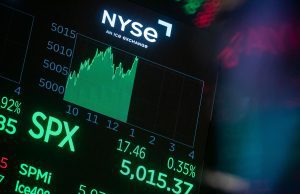 S&P 500 Rises Ahead of Key Big Tech Earnings Reports