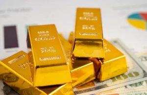 Gold Holds Firm on US Deficit Worries, Trade Tensions