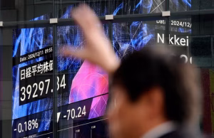 Asian Markets Mixed as China Ends Strong August, Japan Slips on Weak Data