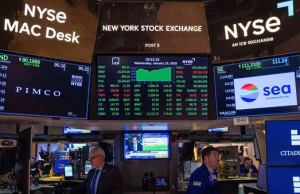 U.S. Stocks Decline on Jobless Claims Data as Markets Await Jackson Hole