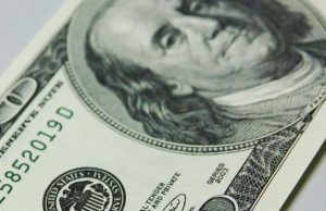 Dollar Rises Ahead of Jackson Hole; Kiwi Weakens After Dovish RBNZ