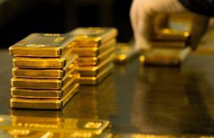 Gold Holds Near Highs as Investors Await U.S. Inflation Data