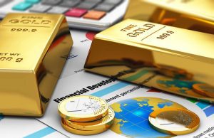 Gold Retreats From Record Highs as Traders Eye Rate Cuts, Jobs Data