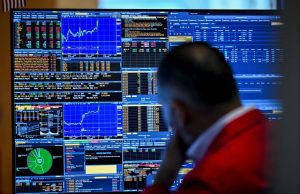 Asia Stocks Gain with Tech Boost, RBA Meeting in Focus; Japan Underperforms