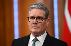 Britain’s Starmer Considers Cutting Visa Fees to Lure Elite Talent