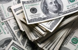 Dollar Holds Firm Ahead of Wave of Fed Speeches