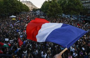 France’s Political Deadlock Triggers New Credit Rating Alerts