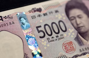 Yen Falls to Two-Month Low Amid Japan Election Uncertainty