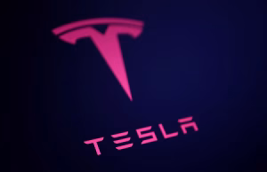 Profit Miss Sends Tesla Shares Down 4% in Europe