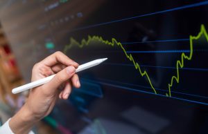 Market Turmoil: Stocks Sink, Gold Shines Again