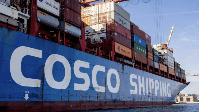 cosco-shipping-port-containers