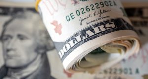 Fed Cut Fears Push US Dollar to Weakest Week Since July