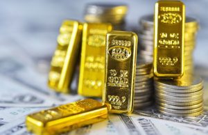Gold Edges Higher but Faces Pressure from Fed Caution and Trade Optimism