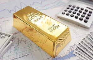 Gold Falls as Rate Cut Hopes Fade Ahead of U.S. Payrolls Report