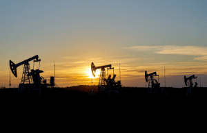 Oil Rebounds After Heavy Losses as Ukraine Peace Talks Loom