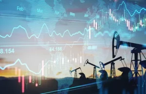 Oil Inches Higher as Oversupply Concerns Cap Gains