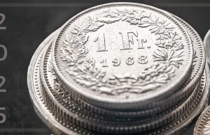 Swiss Franc Rises as Pound Falls on UK Budget Shift