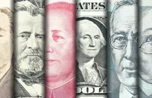 Dollar Rebounds as Sterling Slides After Weak Inflation Data