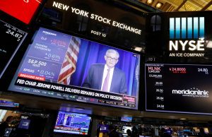 Fed Signals Rate-Cut Pause as Markets Face Data Blackout