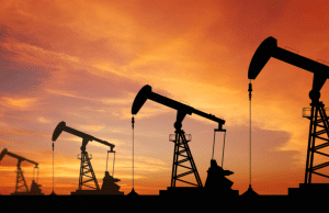 Oil Prices Jump 1.5% on Venezuela Supply Fears Under Trump