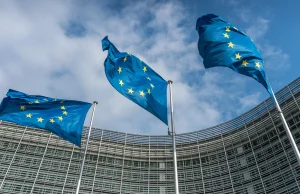 European Stocks Flat as Bank Gains Offset Wider Losses