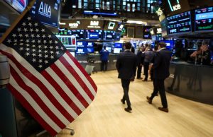 Wall Street Slides as Tech Stocks Stay Under Pressure