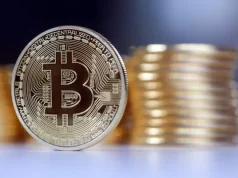 Bitcoin Slides Below $86K as Whale Sell-Off Overpowers Dip Buyers