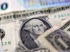 Dollar Hovers Near 2½-Month Lows as Jobs Data Clouds Rate Outlook