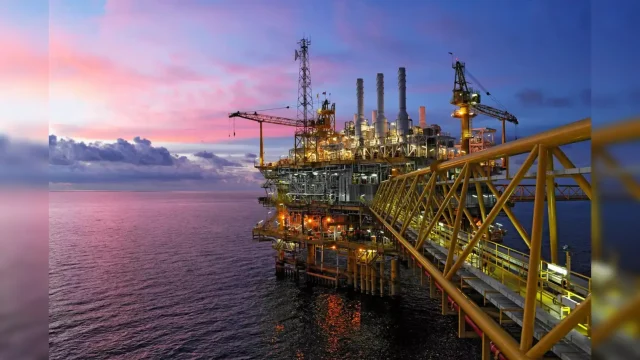 ongc-plans-oil-trading-biz-with-a-target-of-1-billion-annual-profit