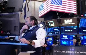 U.S. Stocks Mixed as Markets React to Oracle Earnings and Jobs Data