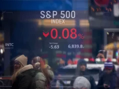 S&P 500 Dips as Intel Drag Weighs on Tech Stocks