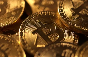 Bitcoin Price Falls to $92.5K After Trump’s Greenland Tariff Move