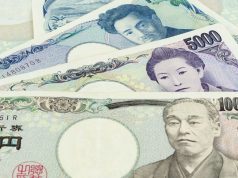 Yen Slides 1% as Bessent Dismisses FX Intervention