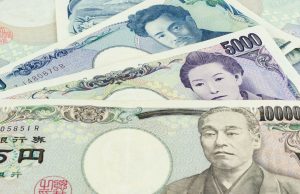 Yen Slides 1% as Bessent Dismisses FX Intervention