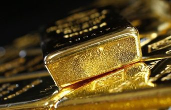 Gold Pulls Back From Record Highs as Trump Eases Iran, Fed Fears